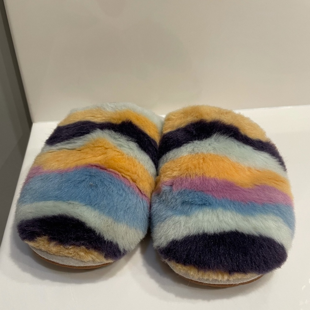 Ugg Houseshoe Slippers. Rainbow. Size 8